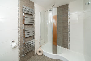 EN-SUITE- click for photo gallery